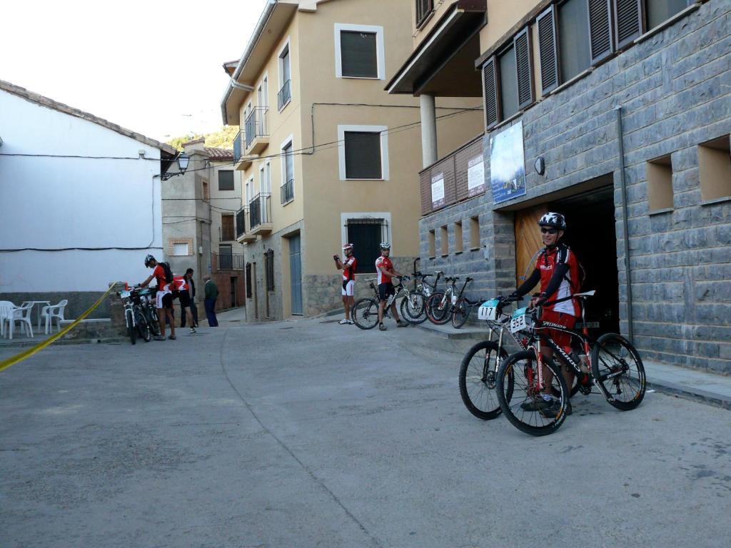 Albergue Camarena De La Sierra Zewnętrze zdjęcie